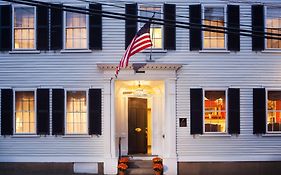 Harbor Light Inn